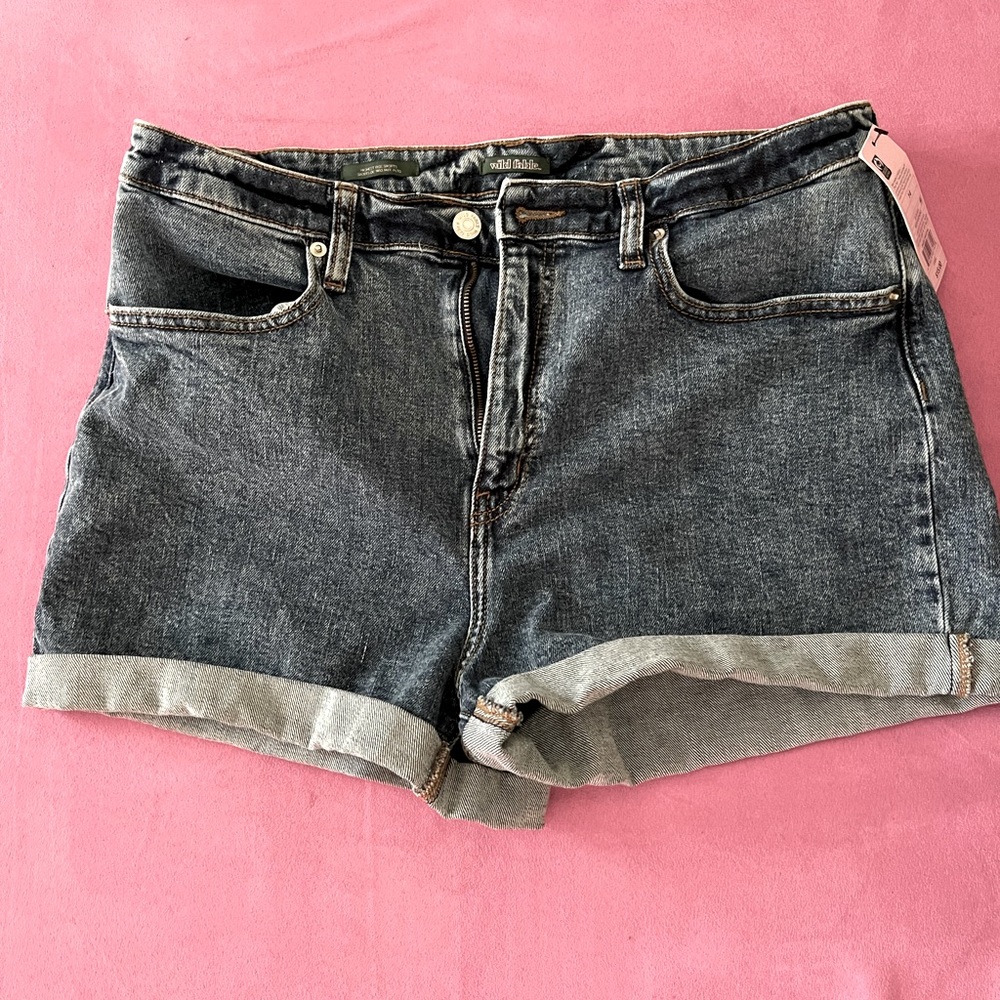 Wild Fable high rise jean shorts. Size 14 NWT